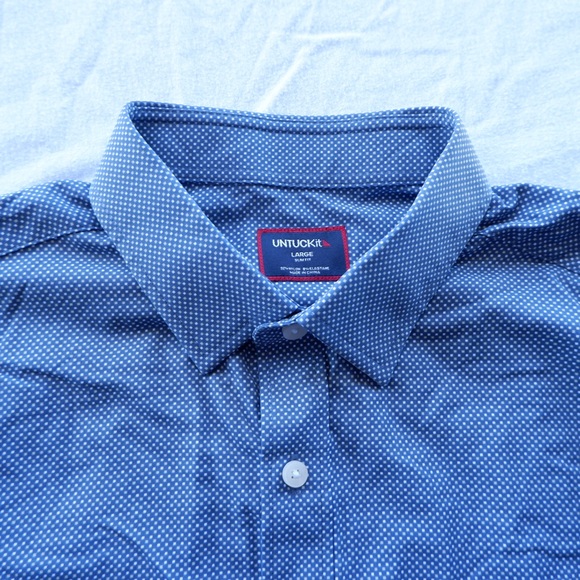 UNTUCKit Other - UNTUCKit Mens Button Up Long Sleeve Shirt Large Blue Slim Fit All Over Print